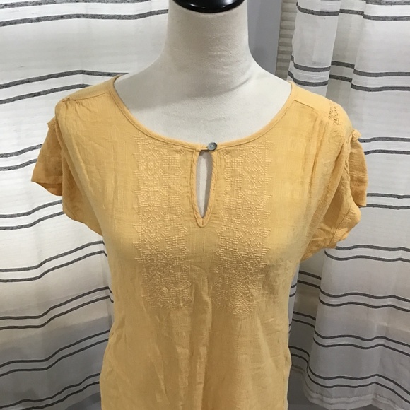 Democracy Women’s Size Medium Yellow Blouse Short Sleeve Embroidery Shirt - Picture 2 of 9
